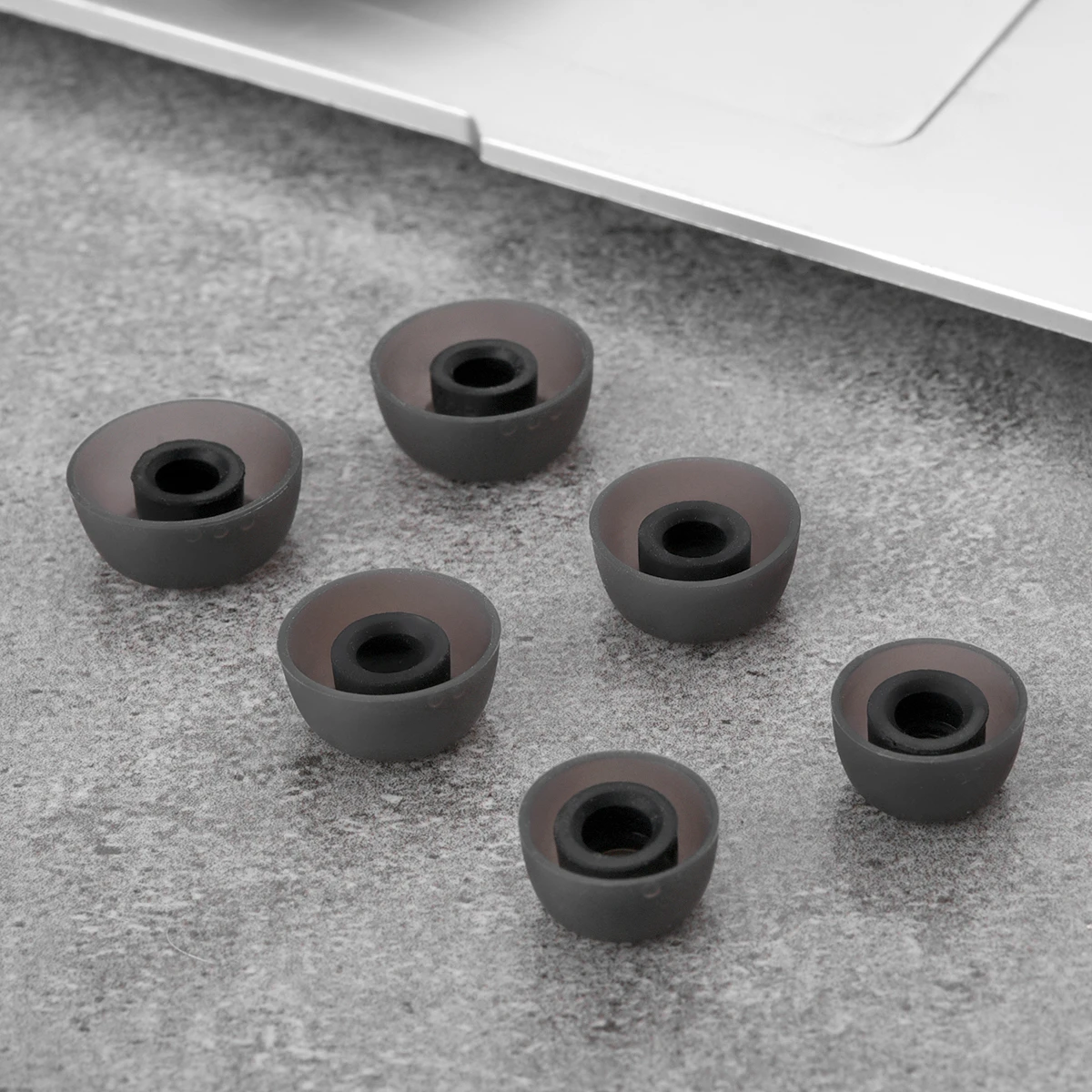 Set of 6 Silicone Ear Tips for In-Ear Headphones 8 Set of 6 Silicone Ear Tips for In-Ear Headphones - Image 8