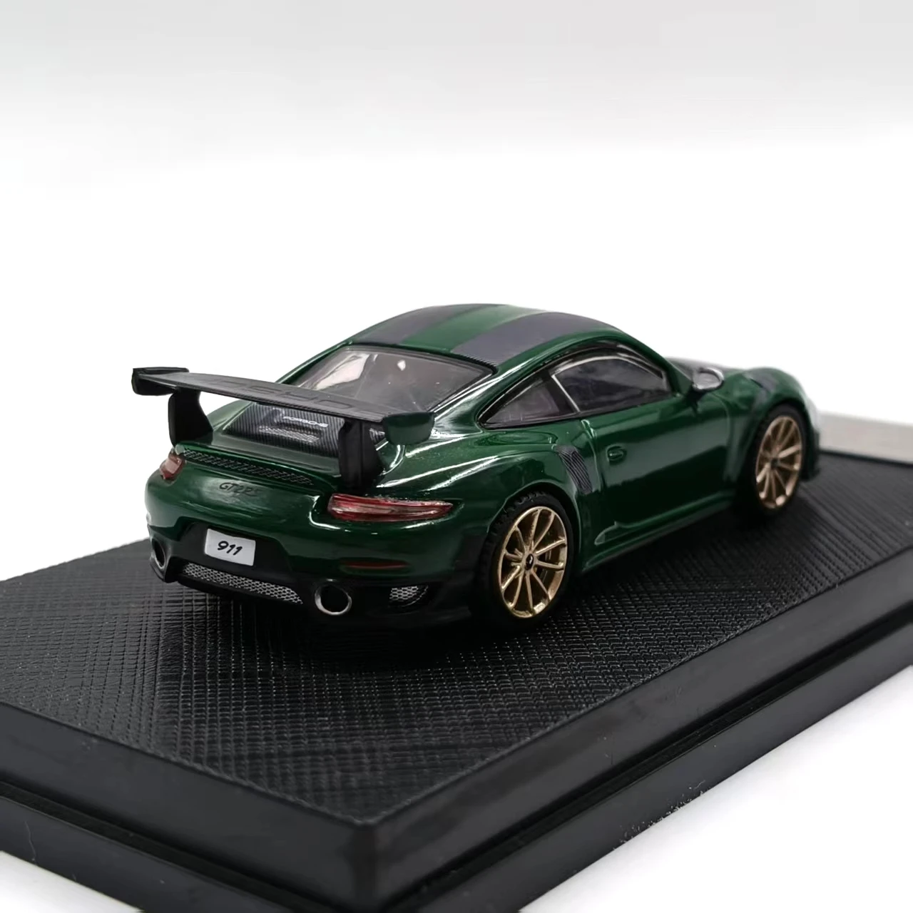 1:64 Porsche 911 GT2 RS Diecast Model Car 3 1:64 Porsche 911 GT2 RS Diecast Model Car - Image 3