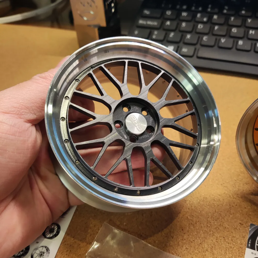 Grey RAYS TE37 Style Car Wheel Model 3 Grey RAYS TE37 Style Car Wheel Model - Image 3