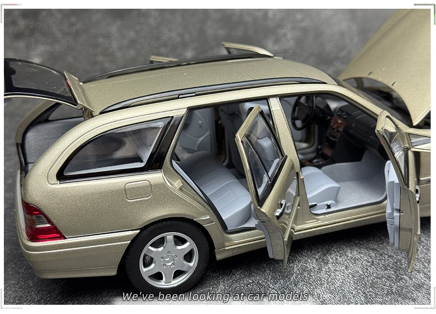 1/18 Scale Benz C-Class T-Model Diecast Model 19 1/18 Scale Benz C-Class T-Model Diecast Model - Image 19