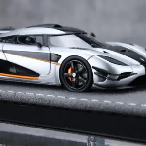 1:64 Koenigsegg One:1 Model by TOMICA 43 S0225d4215c6c45a8998b87160b6f5974t