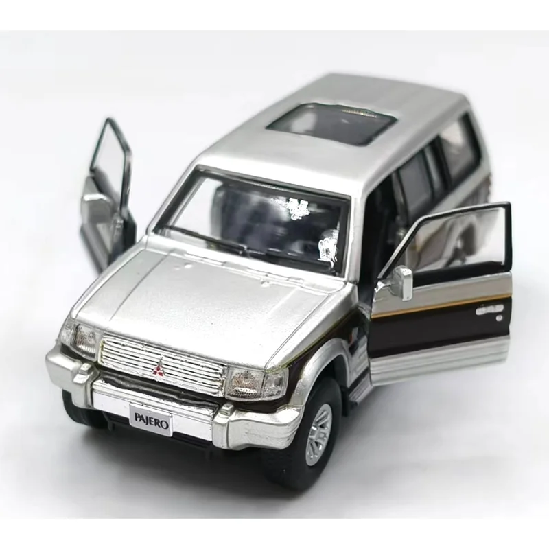 Diecast 1:64 Pajero Off-Road Car Model 2 Diecast 1:64 Pajero Off-Road Car Model - Image 2