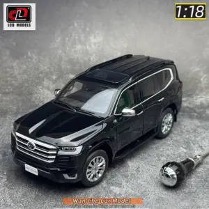 Toyota Land Cruiser LC300 ZX Diecast Model 1/18 31 S0493ec541ee640828909d7d06a786d29n