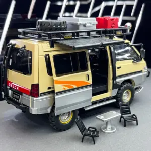 1:24 Mitsubishi Delica Diecast Model in Turquoise 10 S070edfb2292c4f3b96799f60054c0653G