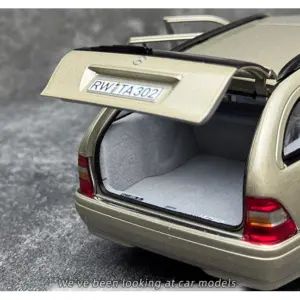 1/18 Scale Benz C-Class T-Model Diecast Model 31 S08b7d43061644da683ed68a1acba073aF