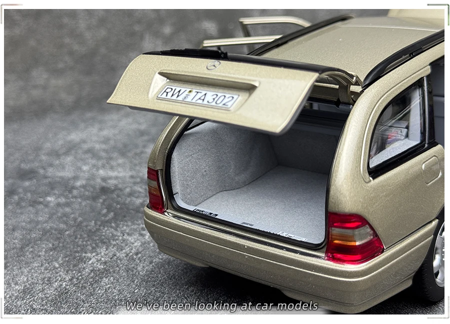 1/18 Scale Benz C-Class T-Model Diecast Model 13 1/18 Scale Benz C-Class T-Model Diecast Model - Image 13