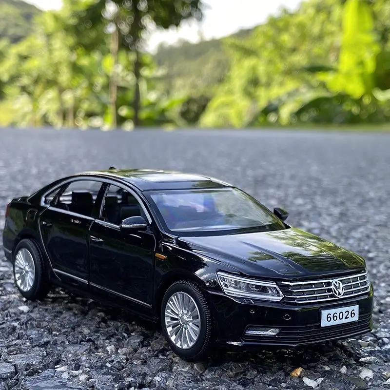 1:32 Volkswagen Passat Diecast Model Car 9 1:32 Volkswagen Passat Diecast Model Car - Image 9