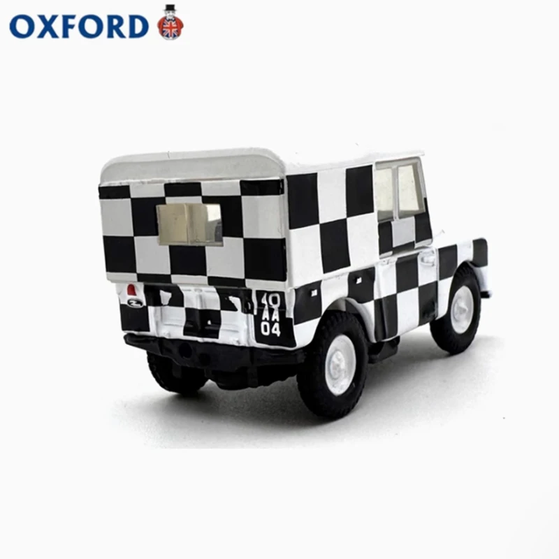 1:76 Scale Land Rover Desert Rescue Model 3 1:76 Scale Land Rover Desert Rescue Model - Image 3