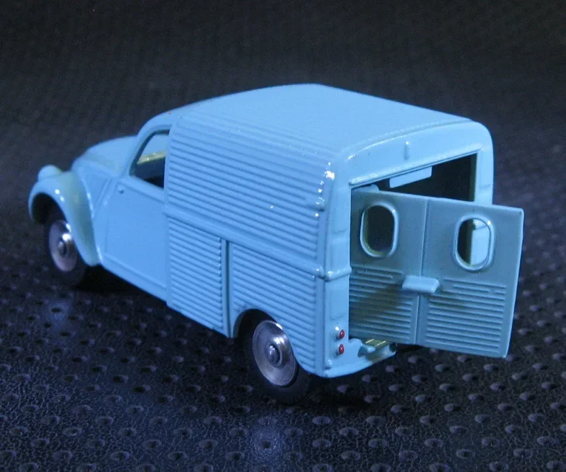 DAN TOYS 1:43 Citroen 2CV Diecast Model Car 5 DAN TOYS 1:43 Citroen 2CV Diecast Model Car - Image 5