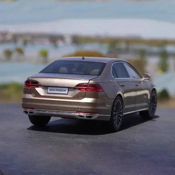 Diecast Model 2021 New Phideon 1:18 Scale - Image 4