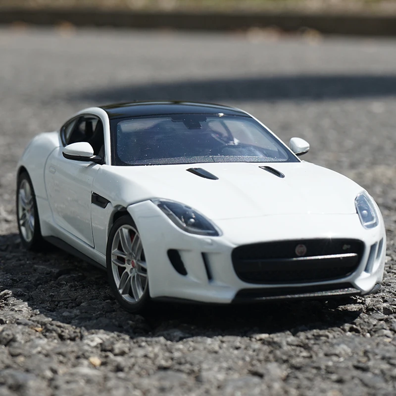 WELLY 1:24 Jaguar F-Type Coupe Diecast Model 3 WELLY 1:24 Jaguar F-Type Coupe Diecast Model - Image 3