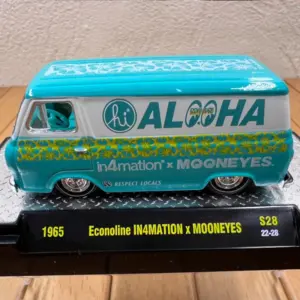 Diecast 1:64 Scale 1965 Ford Econoline Van 12 S10f8471b556b4f05baf5182b5d8fc97aa