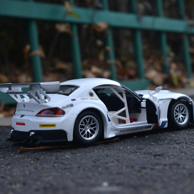 1/32 BMW Z4 GT3 Diecast Racing Car Model 3 1/32 BMW Z4 GT3 Diecast Racing Car Model - Image 3