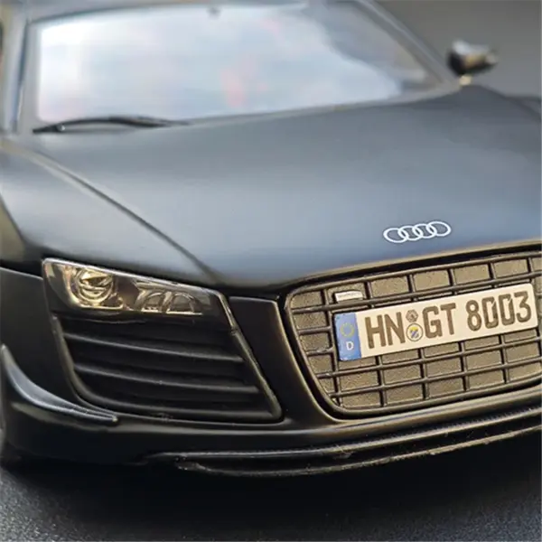 Maisto Audi R8 GT V10 1:18 Diecast Model - Image 2