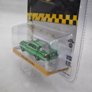 1/64 Scale 2011 Ford Crown Victoria Taxi Model 7 S11ec9f05acc84118b07c72f491459f3dq