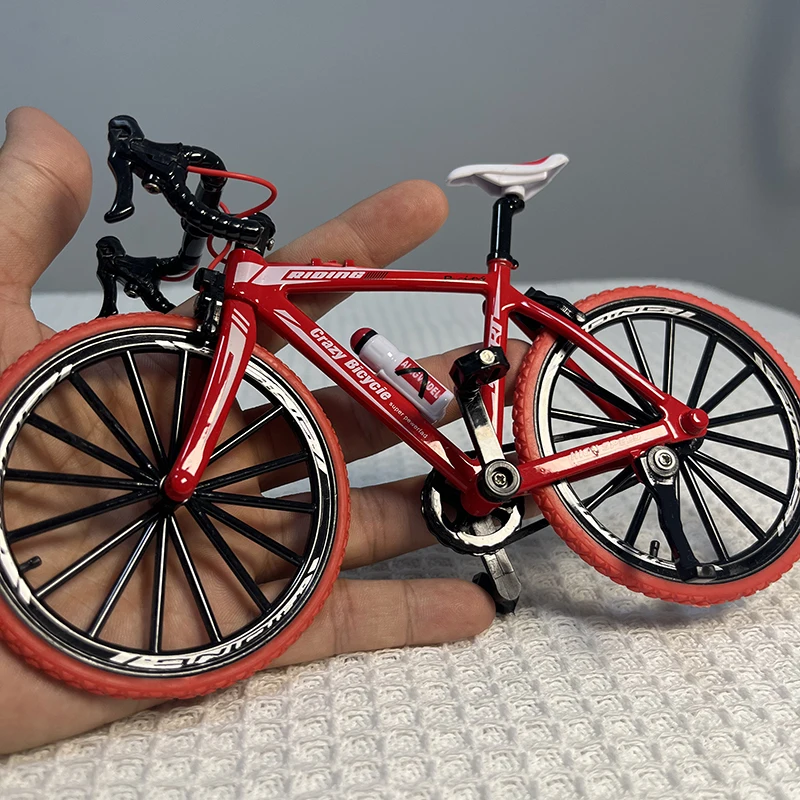 1:8 Scale Red Alloy Mini Model Bicycle 4 1:8 Scale Red Alloy Mini Model Bicycle - Image 4