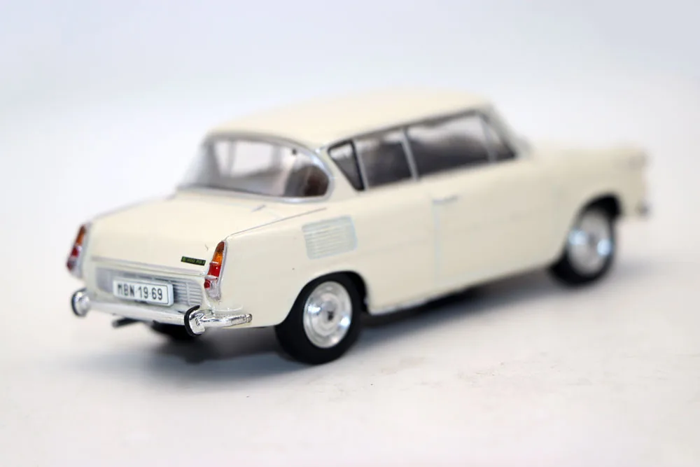 Skoda 1100 MBX 1/43 Scale Diecast Model 3 Skoda 1100 MBX 1/43 Scale Diecast Model - Image 3