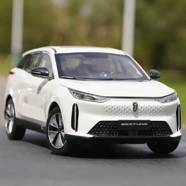 Faw Besturn E01 1:18 Scale Model Car - Image 2