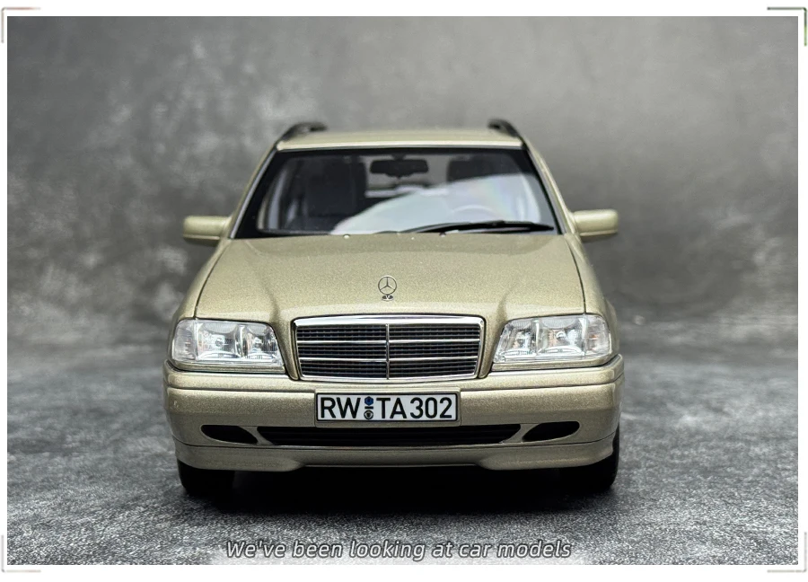 1/18 Scale Benz C-Class T-Model Diecast Model 8 1/18 Scale Benz C-Class T-Model Diecast Model - Image 8