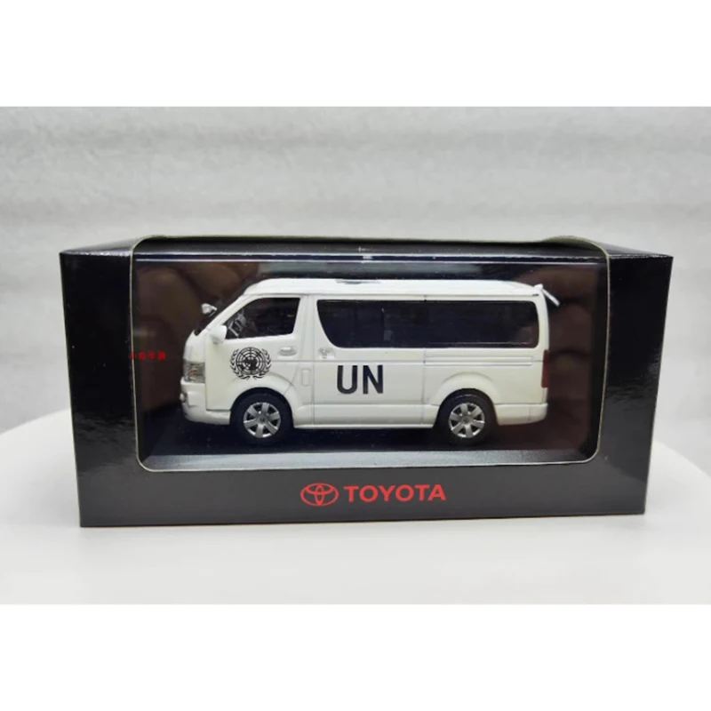 Toyota HIACE UN Van Diecast Model 1/43 Scale 4 Toyota HIACE UN Van Diecast Model 1/43 Scale - Image 4