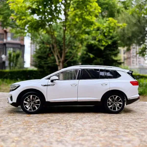 Faw 2021 Talagon 1:18 Scale SUV Model - Image 3