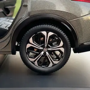 1:18 Scale Die-Cast Model Citroen C5 X 11 S19d68cdd244f47ab835354517b79665dl 1