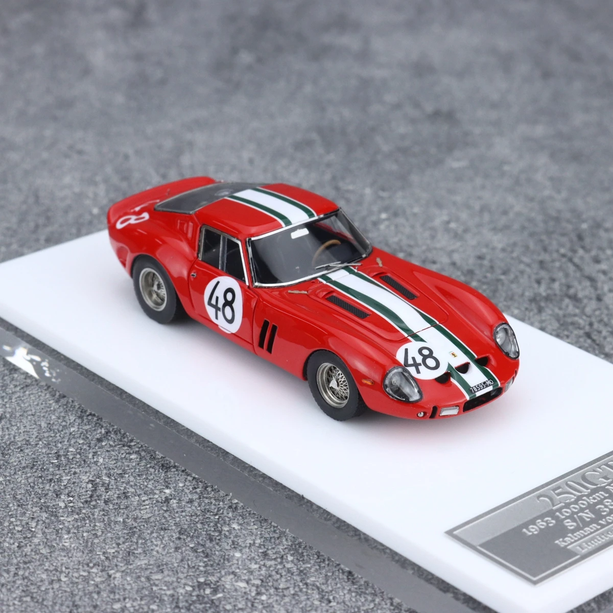 Yuemar 250GTO 1:64 Scale Miniature Cars Set 8 Yuemar 250GTO 1:64 Scale Miniature Cars Set - Image 8