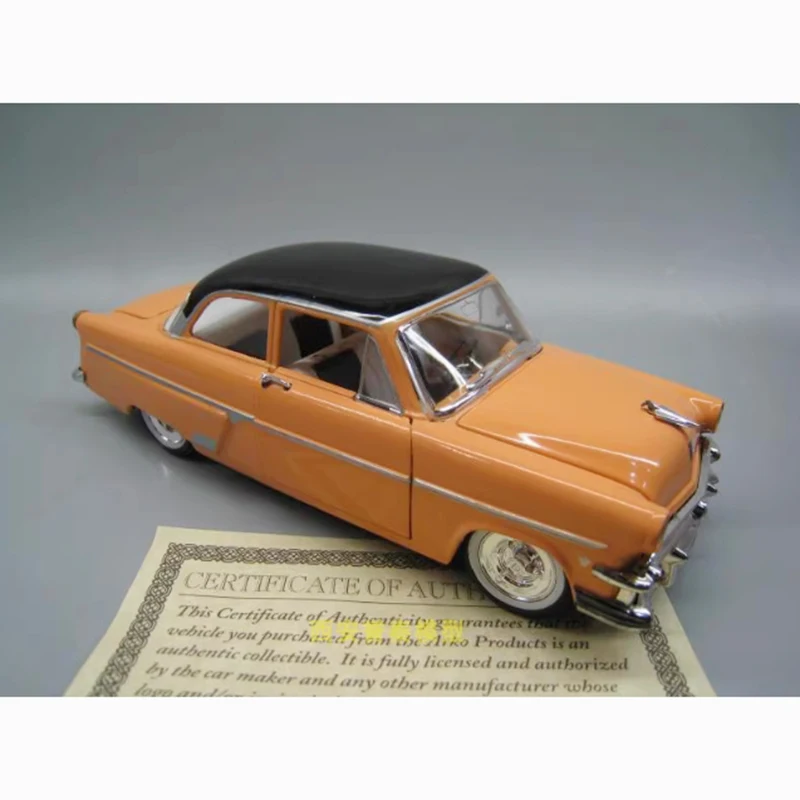 1954 Ford Customline Diecast Model Car 1:32 4 1954 Ford Customline Diecast Model Car 1:32 - Image 4