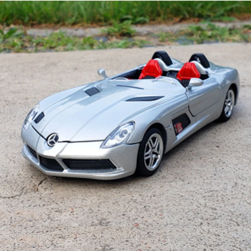1:32 Scale Red SLR Roadster Convertible Model 6 1:32 Scale Red SLR Roadster Convertible Model - Image 6