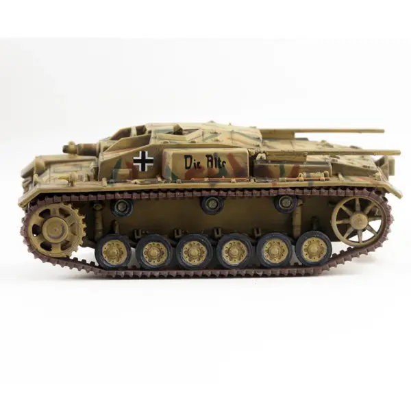 1/72 Scale StuG III Ausf.E Model Tank Collectible - Image 3