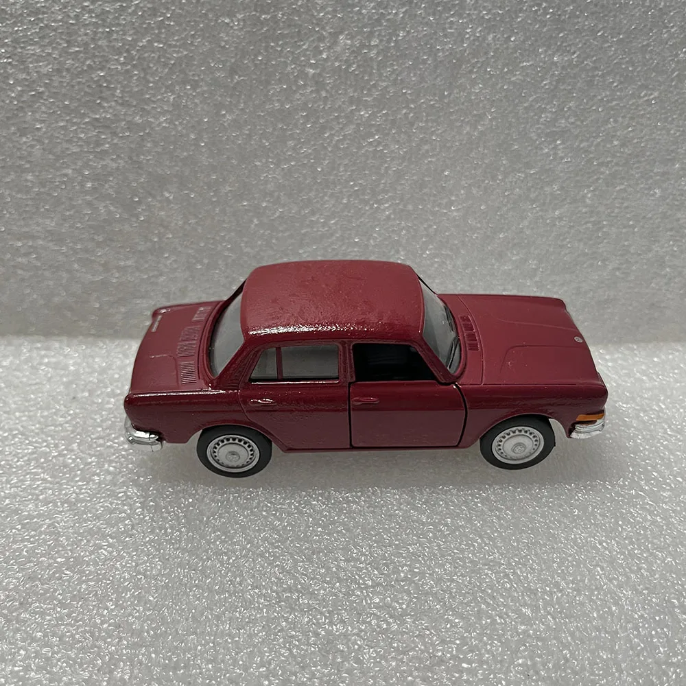 Volkswagen 1600 Diecast Model 1:43 Scale Classic 6 Volkswagen 1600 Diecast Model 1:43 Scale Classic - Image 6