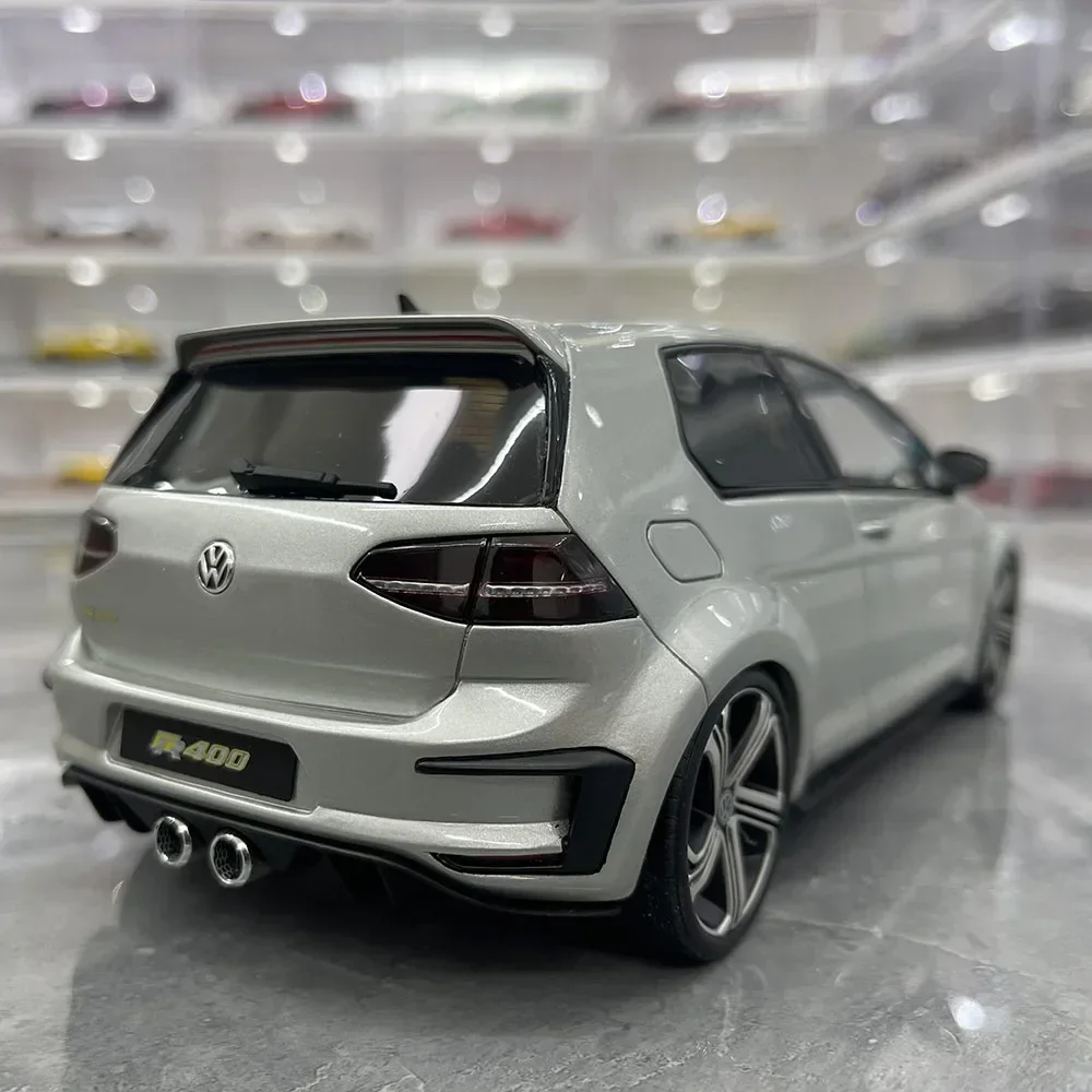Volkswagen Golf 7 A7 R400 1:18 Scale Model 2 Volkswagen Golf 7 A7 R400 1:18 Scale Model - Image 2
