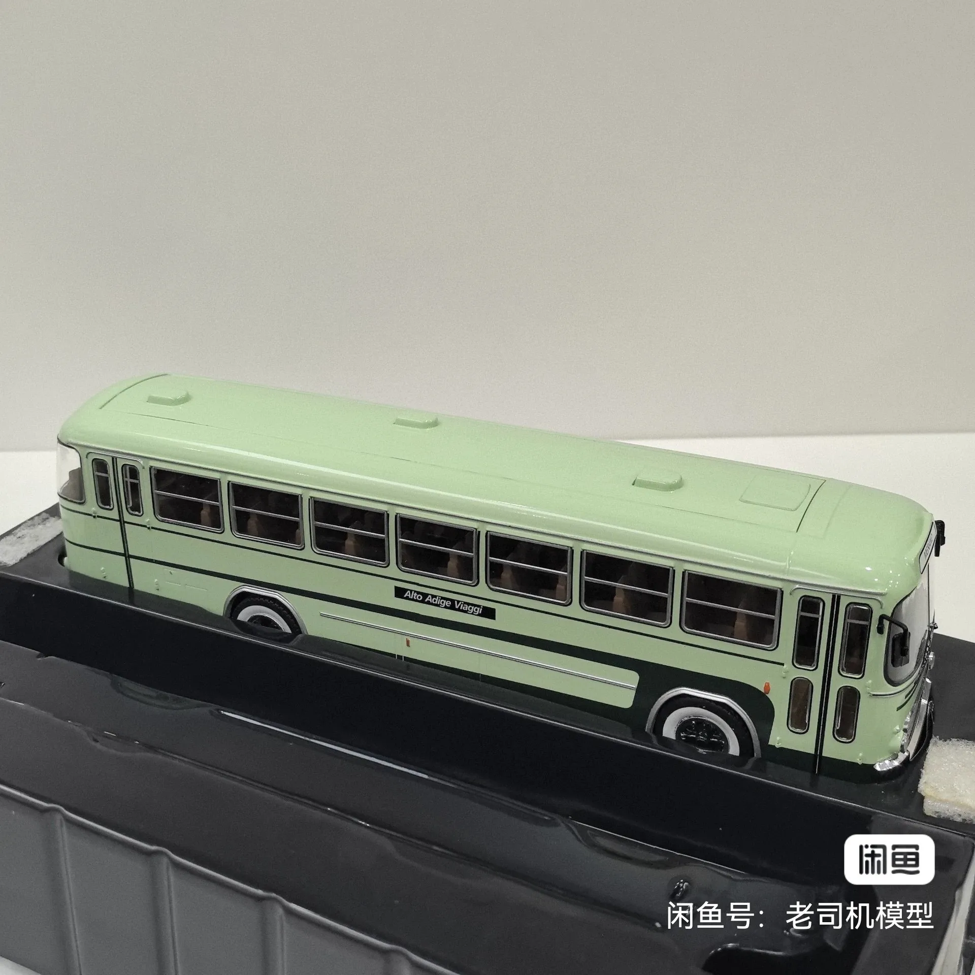 Diecast IXO 1/43 Mint Green Fiat 306-3 Bus 4 Diecast IXO 1/43 Mint Green Fiat 306-3 Bus - Image 4