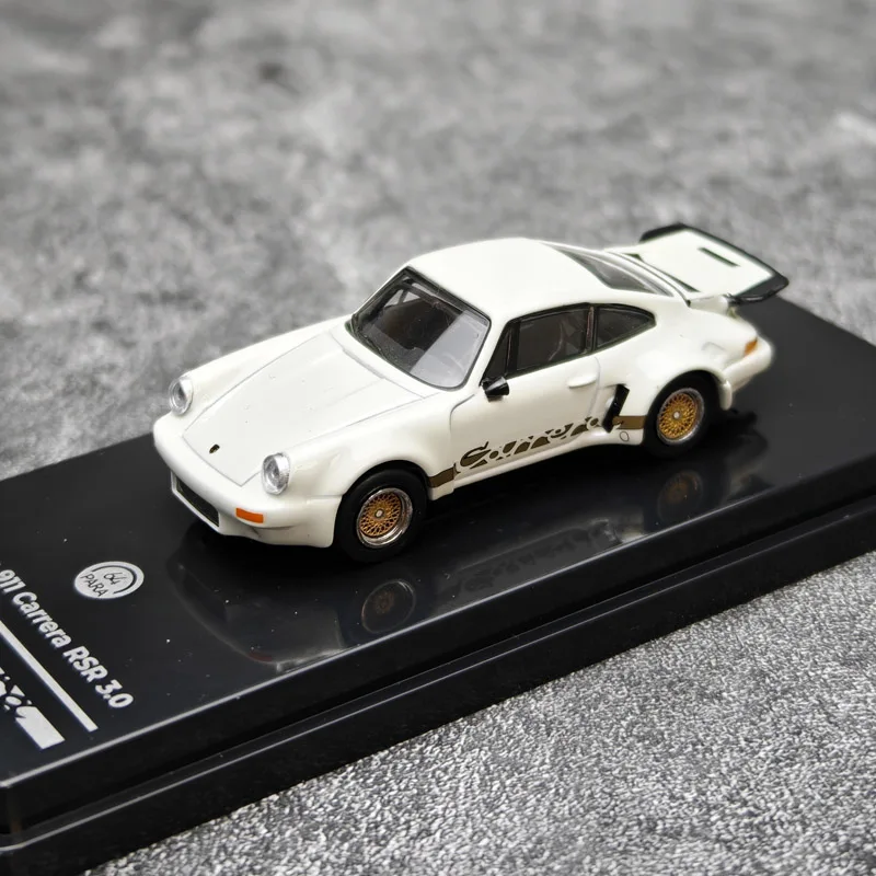 1:64 Scale 1974 Porsche 911 Carrera RSR Model 4 1:64 Scale 1974 Porsche 911 Carrera RSR Model - Image 4