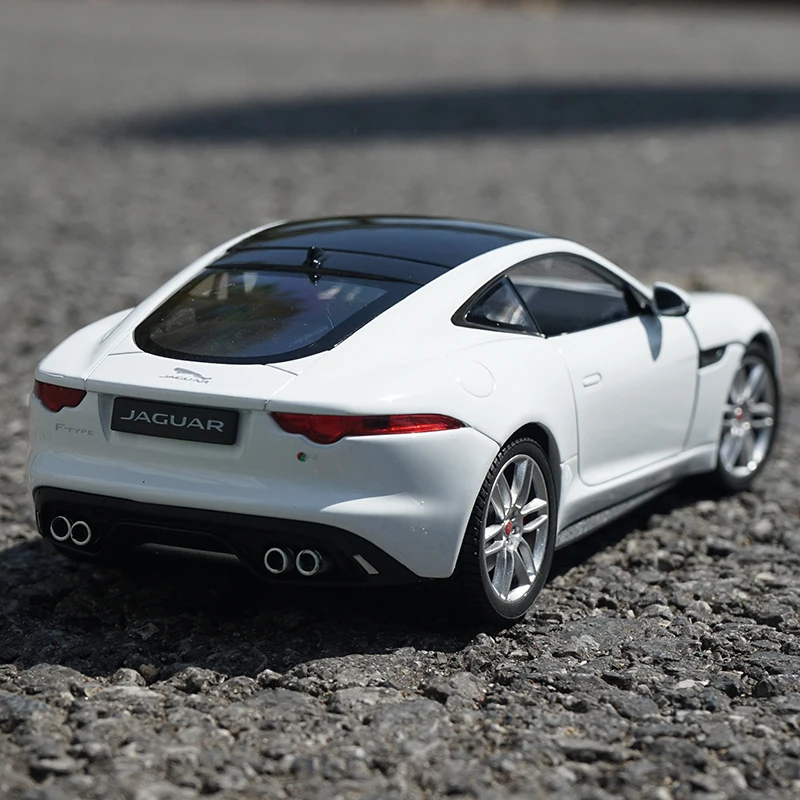 WELLY 1:24 Jaguar F-Type Coupe Diecast Model 5 WELLY 1:24 Jaguar F-Type Coupe Diecast Model - Image 5