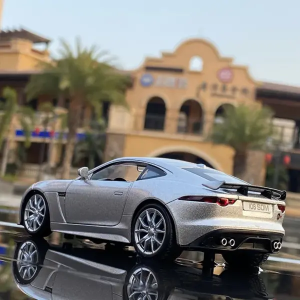 1:32 Pink Jaguar F-Type Coupe Alloy Model - Image 3