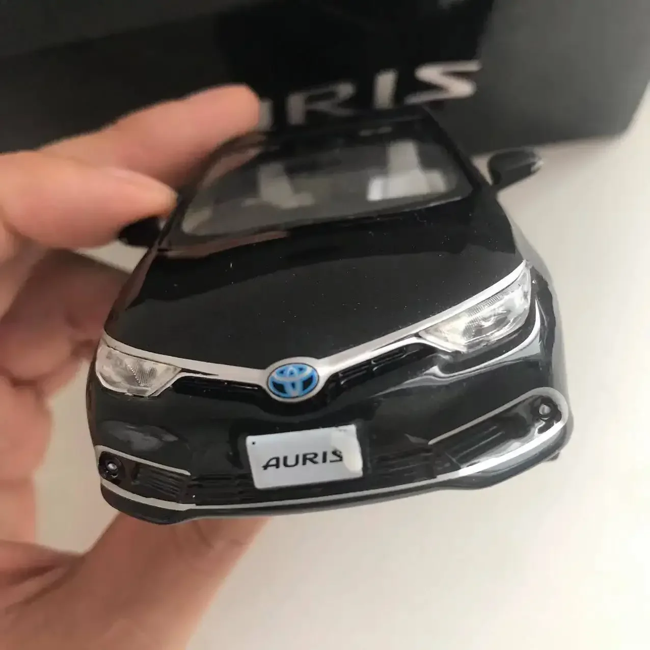 1/30 Scale Toyota Auris Diecast Model Collectible 4 1/30 Scale Toyota Auris Diecast Model Collectible - Image 4