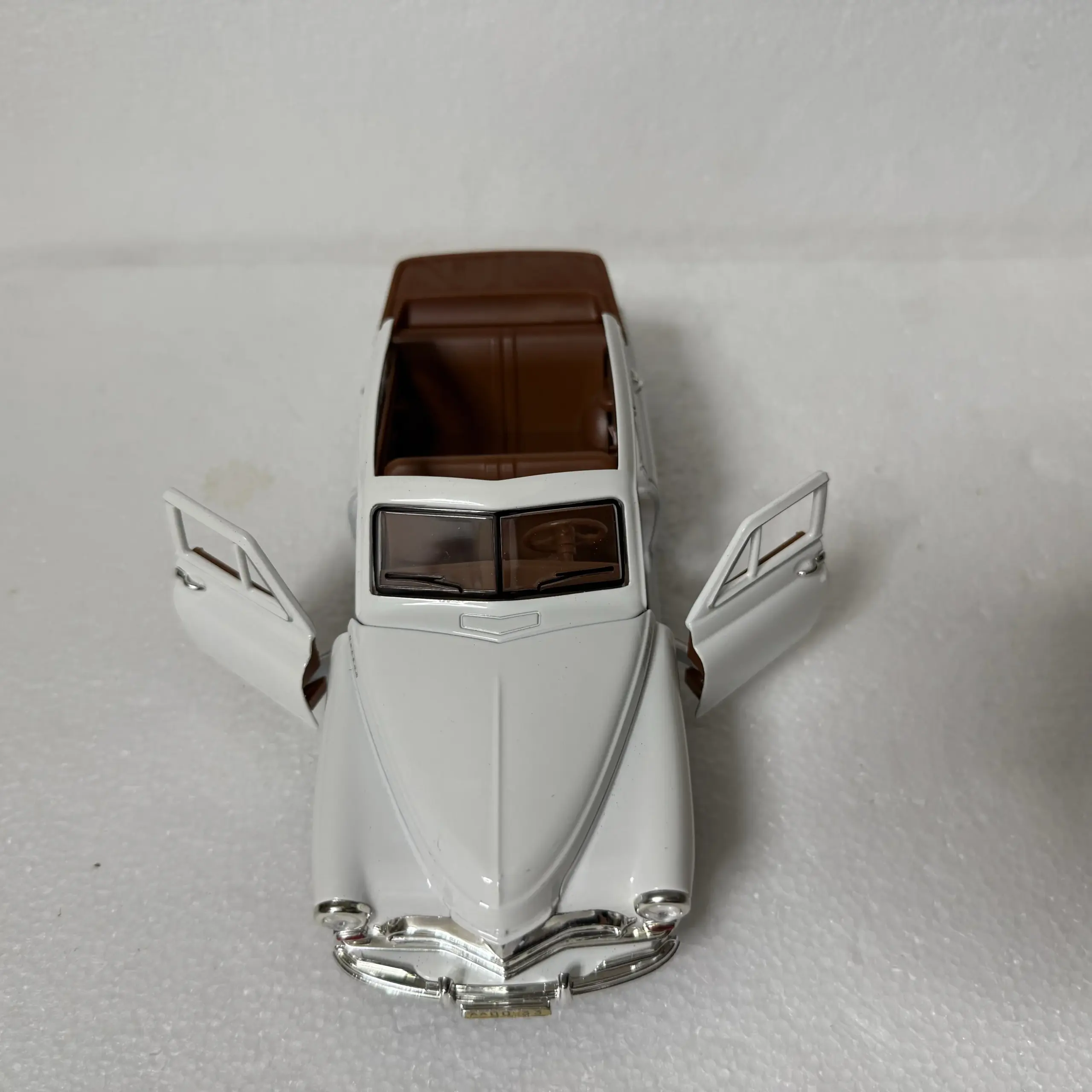 Gaz M20 Pobeda 1:24 Diecast Model Car 4 Gaz M20 Pobeda 1:24 Diecast Model Car - Image 4