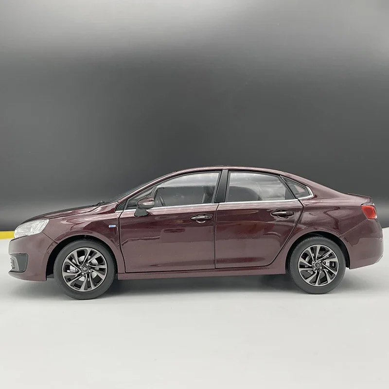 CITROEN C4 1:18 Scale Diecast Model Car 3 CITROEN C4 1:18 Scale Diecast Model Car - Image 3