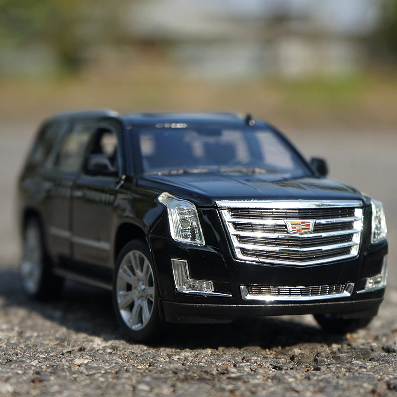 WELLY 1:24 Cadillac Escalade Diecast Model 3 WELLY 1:24 Cadillac Escalade Diecast Model - Image 3