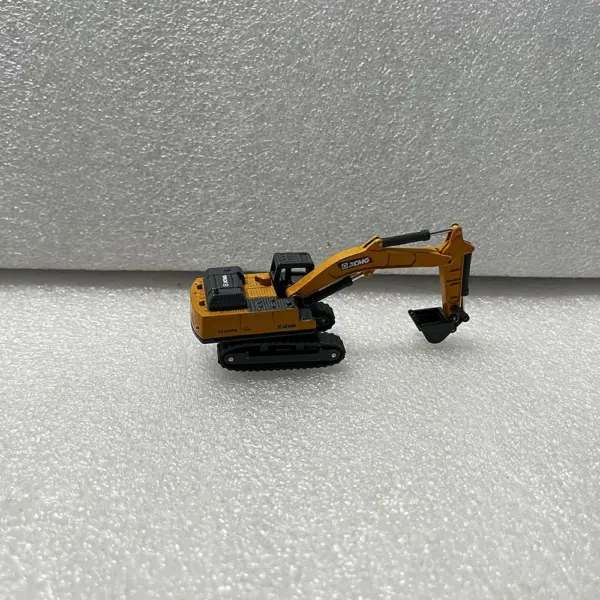 XCMG Excavator 1:87 Die-Cast Model - Image 3