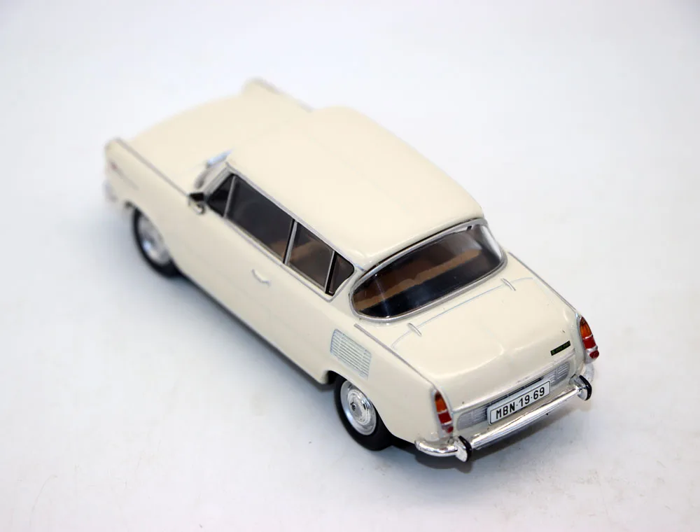 Skoda 1100 MBX 1/43 Scale Diecast Model 4 Skoda 1100 MBX 1/43 Scale Diecast Model - Image 4