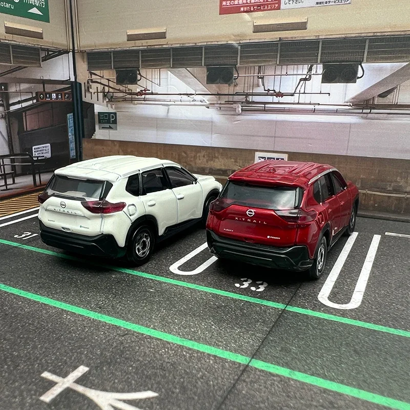 Nissan X-Trail Diecast Models Red and White Set 6 Nissan X-Trail Diecast Models Red and White Set - Image 6