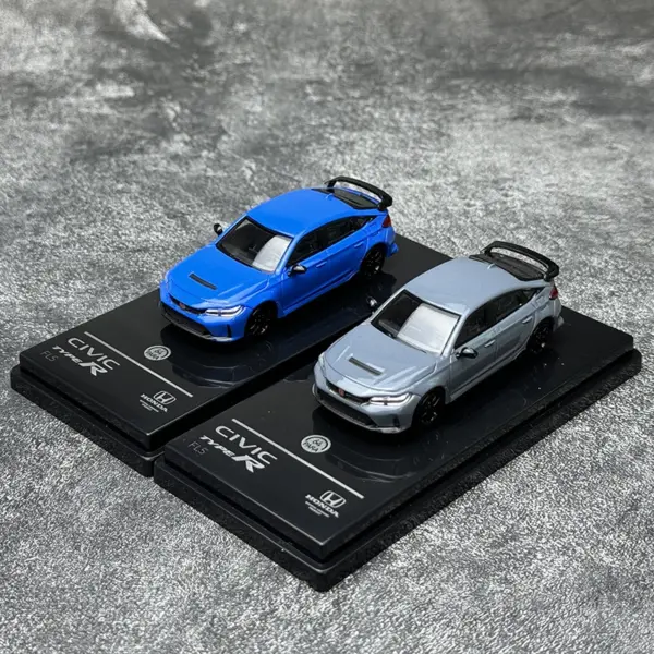 2023 Honda Civic Type R FL5 1:64 Diecast Model - Image 4