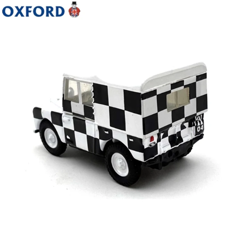 1:76 Scale Land Rover Desert Rescue Model 6 1:76 Scale Land Rover Desert Rescue Model - Image 6