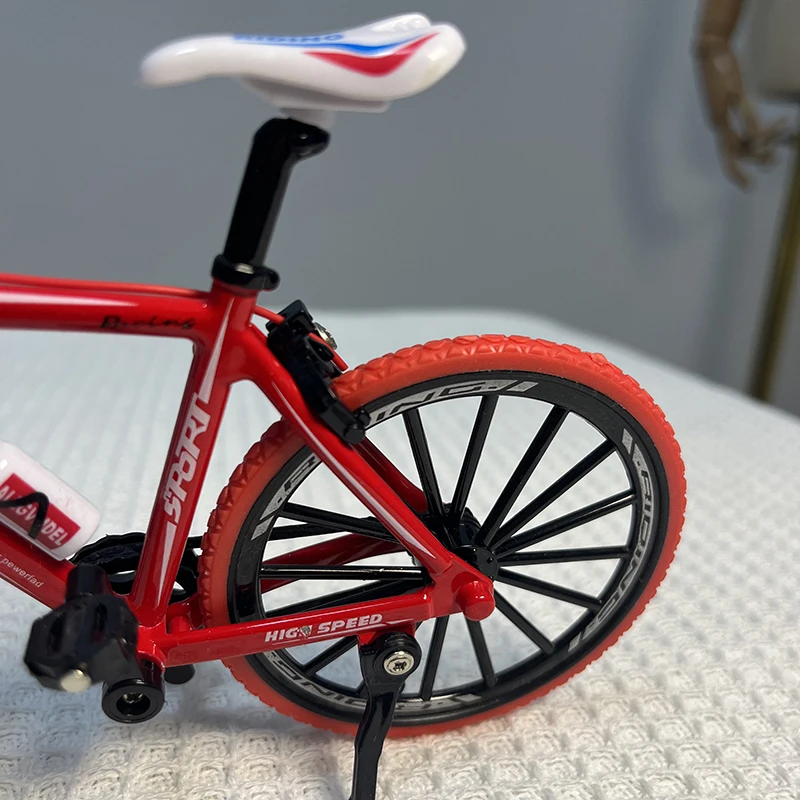 1:8 Scale Red Alloy Mini Model Bicycle 2 1:8 Scale Red Alloy Mini Model Bicycle - Image 2