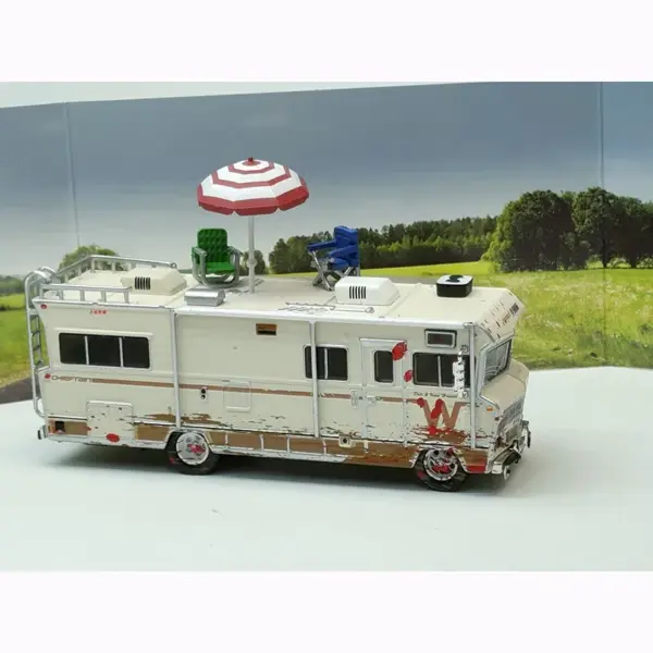 Diecast 1:64 Scale 1973 Escape Bus Model - Image 2