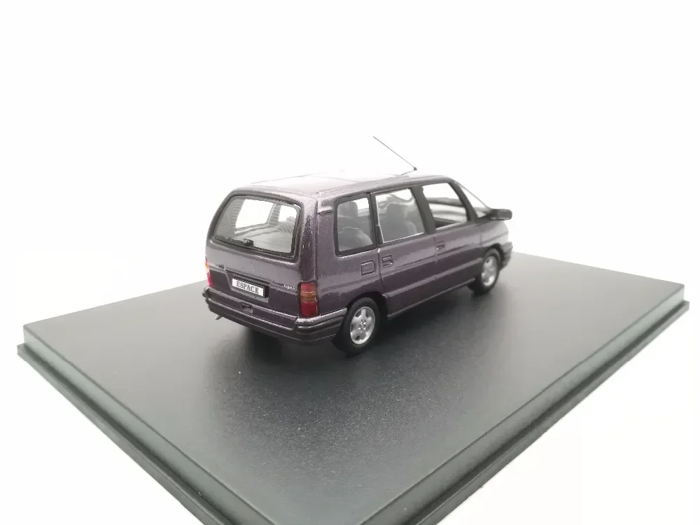 Espace 2 1:43 Diecast Alloy Model Car 4 Espace 2 1:43 Diecast Alloy Model Car - Image 4