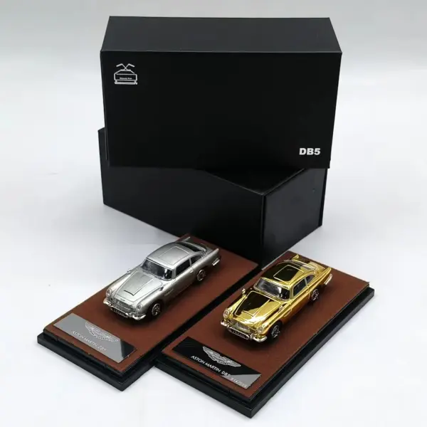 1:64 Scale Aston Martin DB5 Diecast Models - Image 2