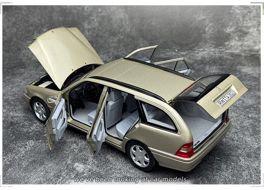 1/18 Scale Benz C-Class T-Model Diecast Model 14 1/18 Scale Benz C-Class T-Model Diecast Model - Image 14